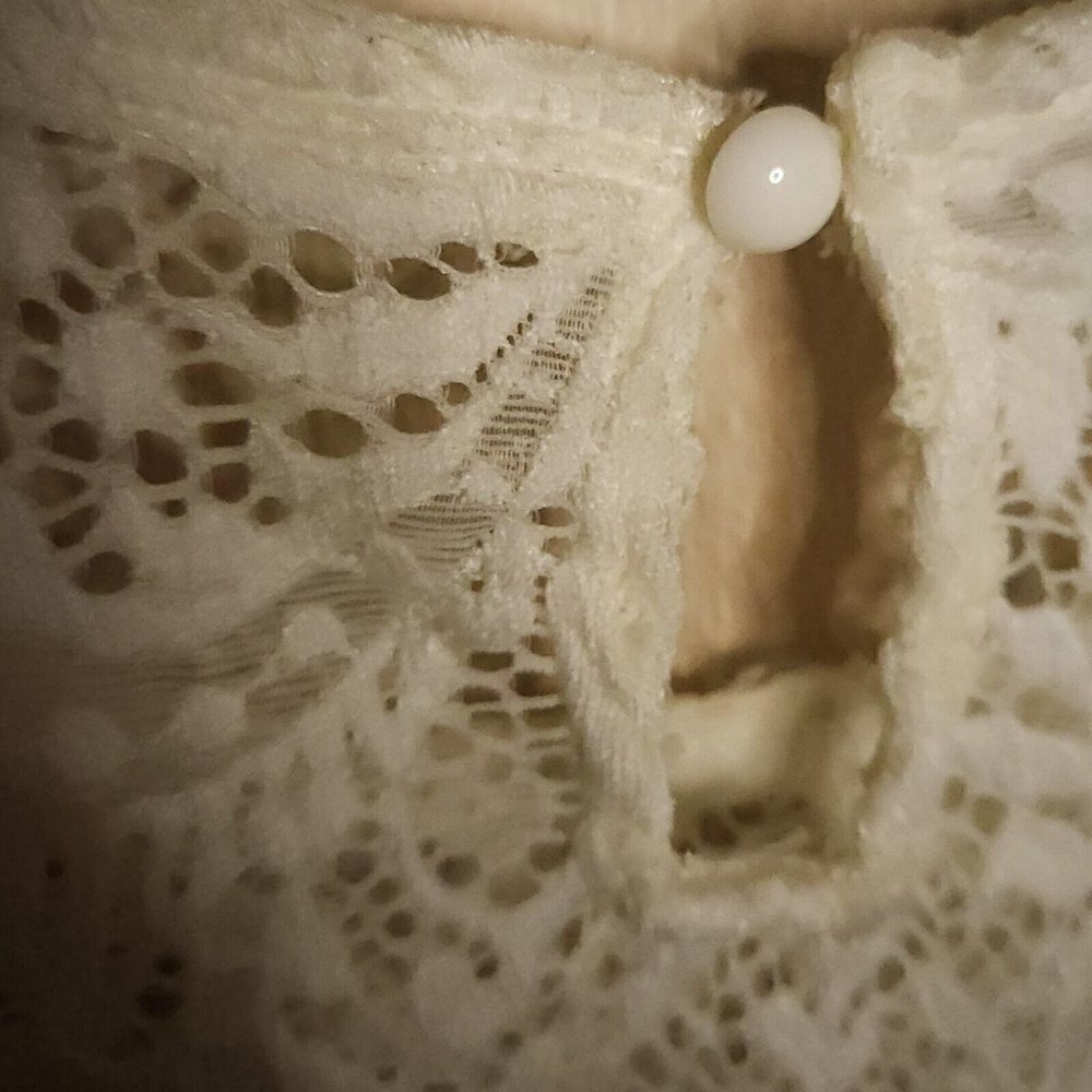 Maurices Cream Lace Stretchy Tunic Top Small - Picture 4 of 6